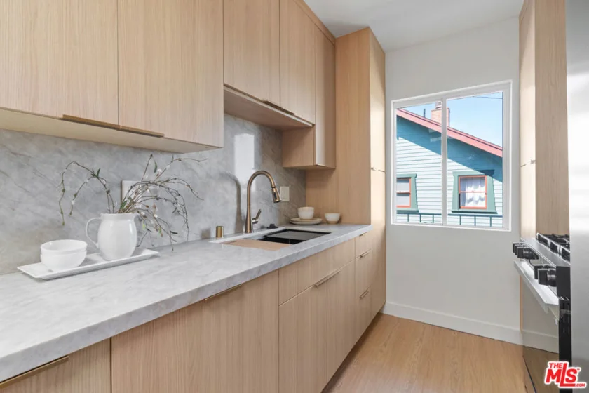 423 Pier Avenue #4 photo 4