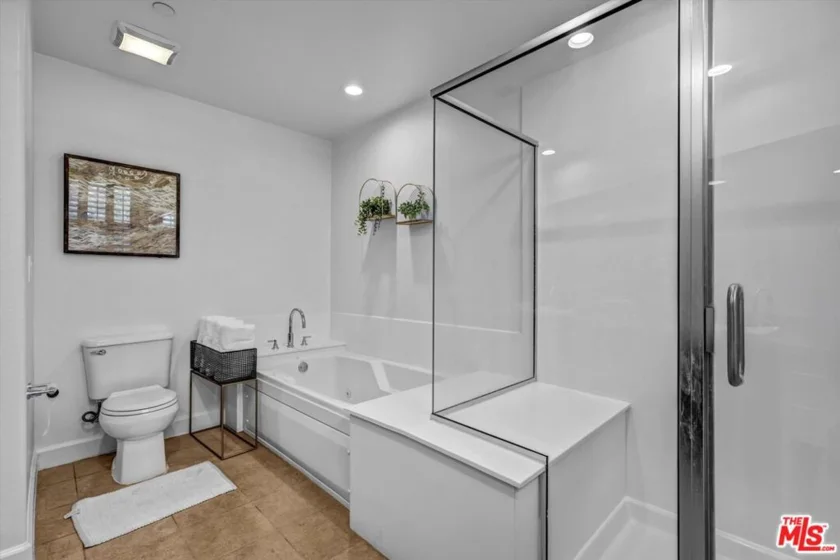 14412 Killion Street #110 photo 21