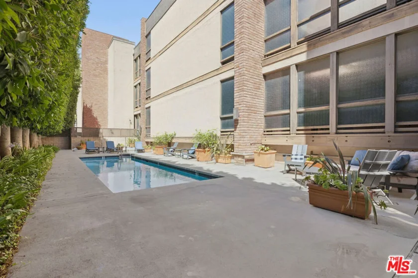 141 S Linden Drive #104 photo 20