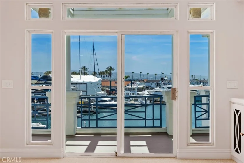 2600 Newport photo 6