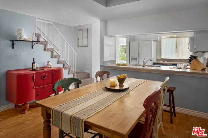 10926 Moorpark Street #17 photo 1
