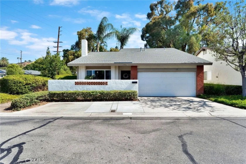 19951 Woodcliff Court photo 1