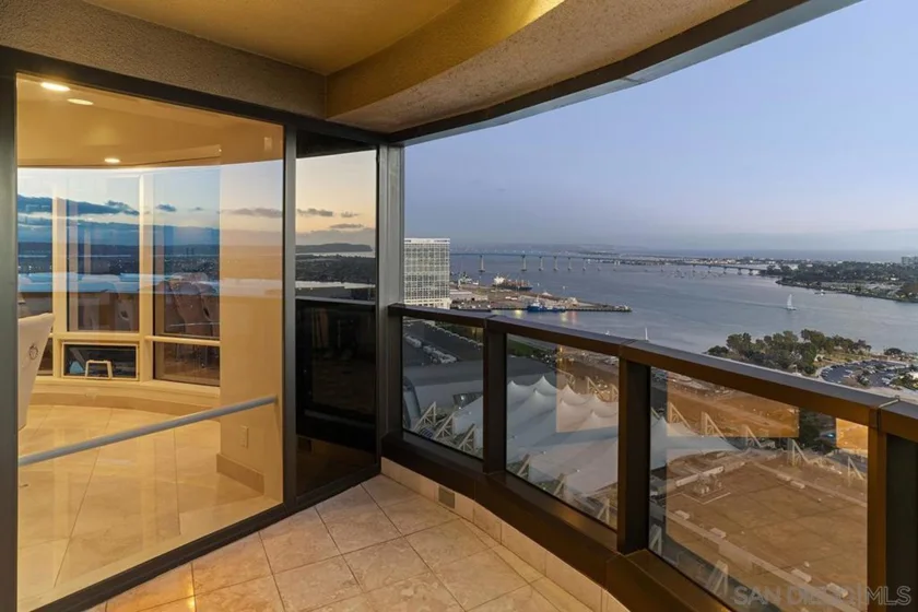 100 Harbor Drive #3504 photo 23