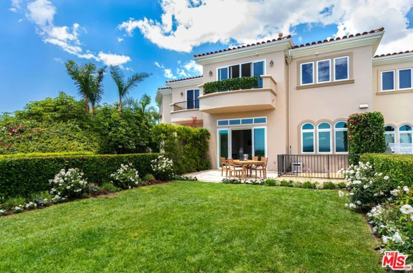 23929 De Ville Way photo 1