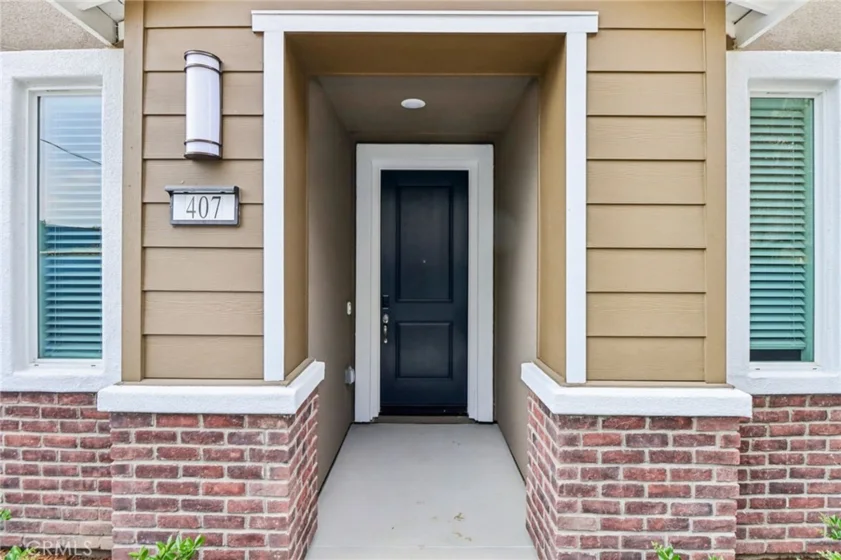 407 Lotus Drive photo 2
