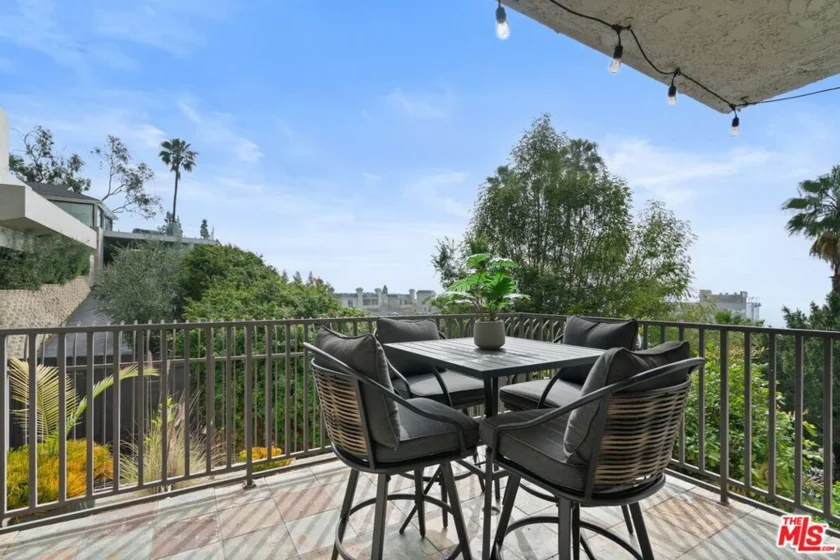 1230 Horn Avenue #305 photo 4