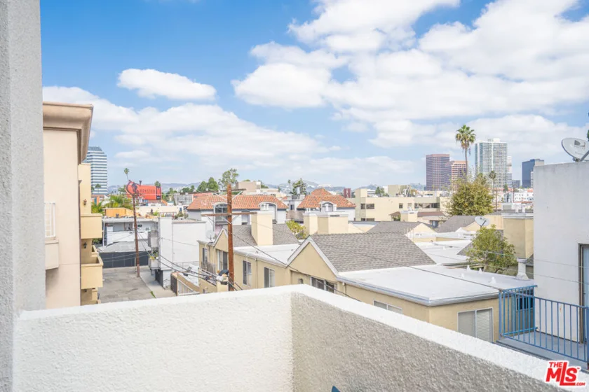 1540 Amherst Avenue #PH2 photo 35