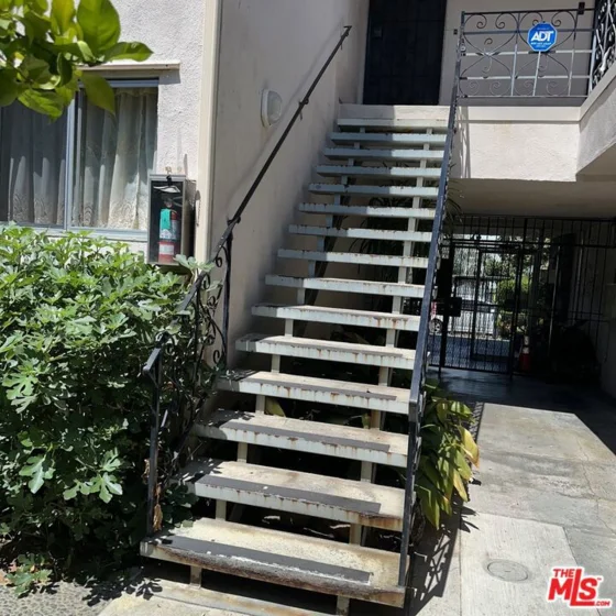 1600 N Hobart Boulevard #16 photo 2