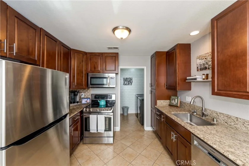 1727 N Willow Woods Drive #B photo 8