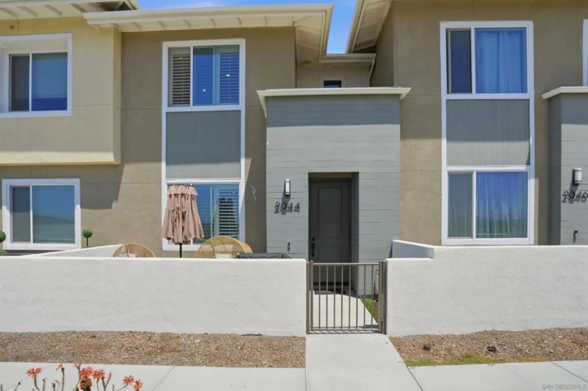 2044 Bluestone Circle photo 1