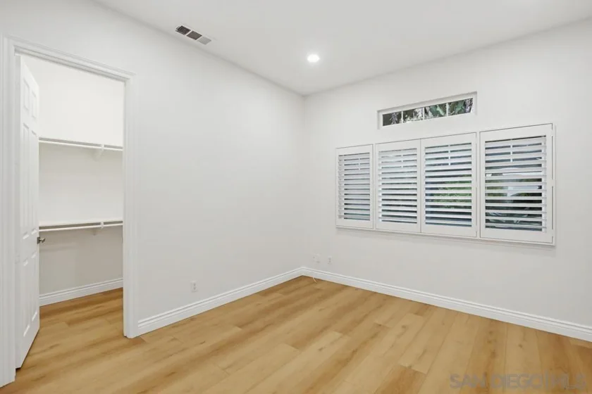 2078 San Diego photo 4
