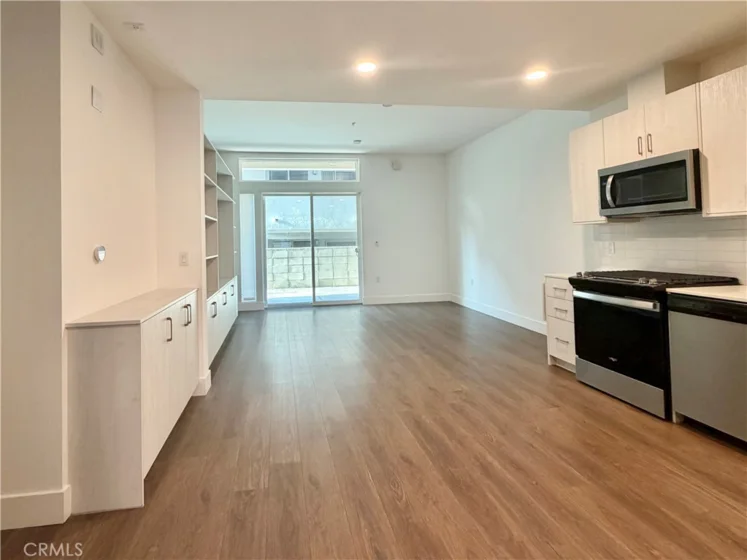 709 E Walnut Street #222 photo 1