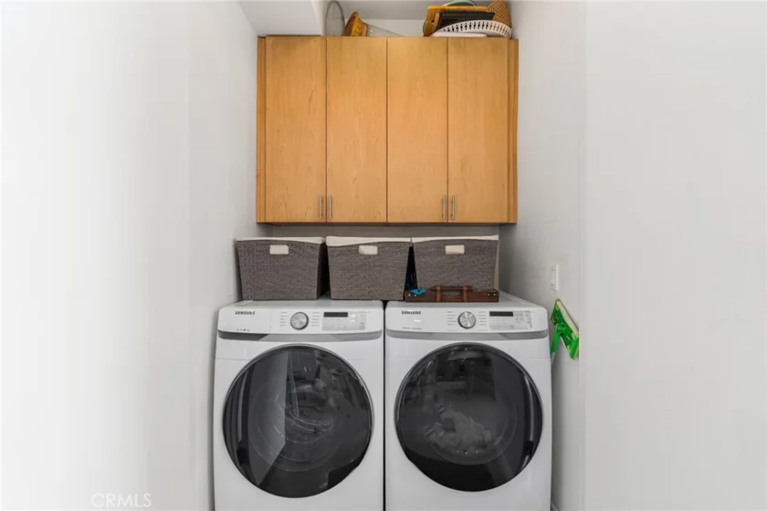 637 E 4th #B photo 8
