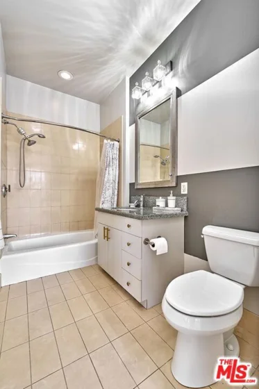 3810 Wilshire Boulevard #408 photo 10