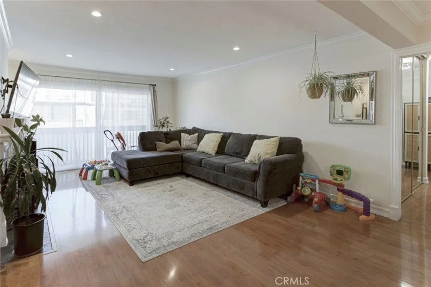 5334 Lindley Avenue #337 photo 23