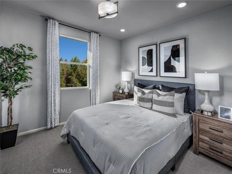 557 Toledo Way photo 8