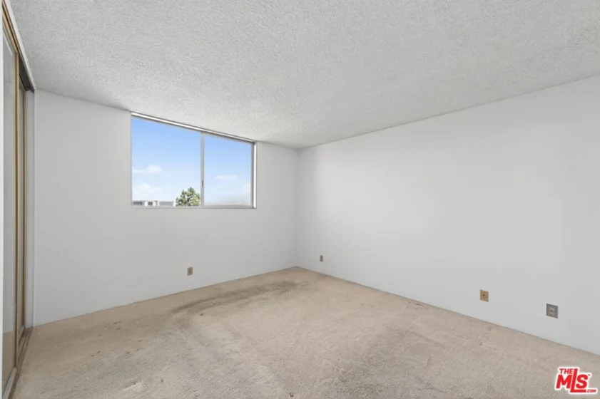 100 S Doheny Drive #719 photo 27