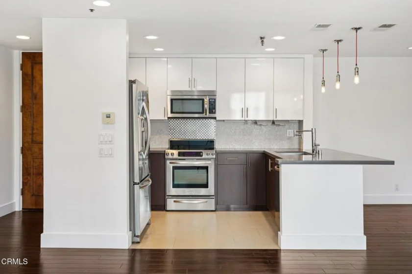 121 S Hope Street #408 photo 21