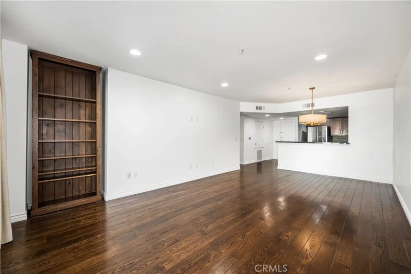 7100 Alvern #309 photo 24