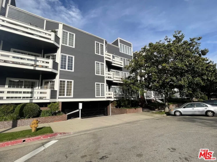 1840 Veteran Avenue #106 photo 2