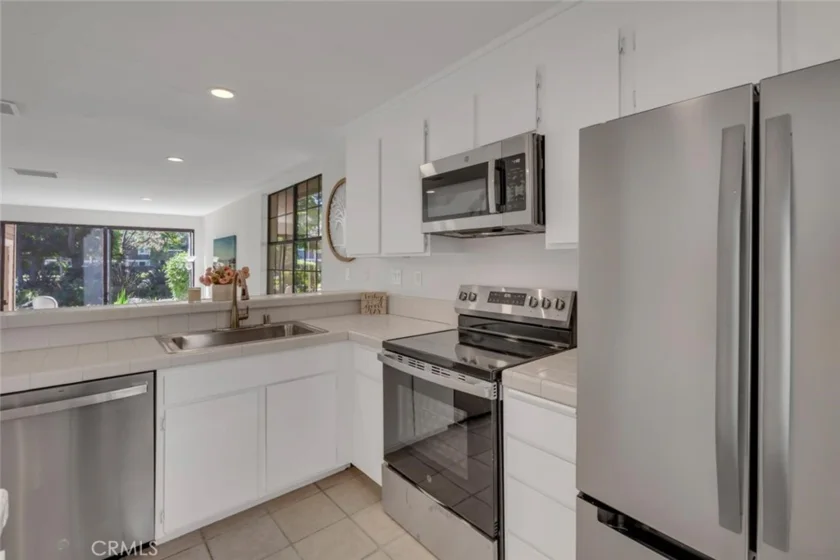 247 Pineview photo 12