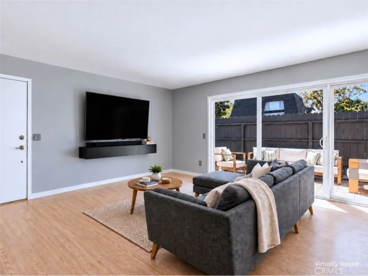 1642 Iowa Street #A photo 4