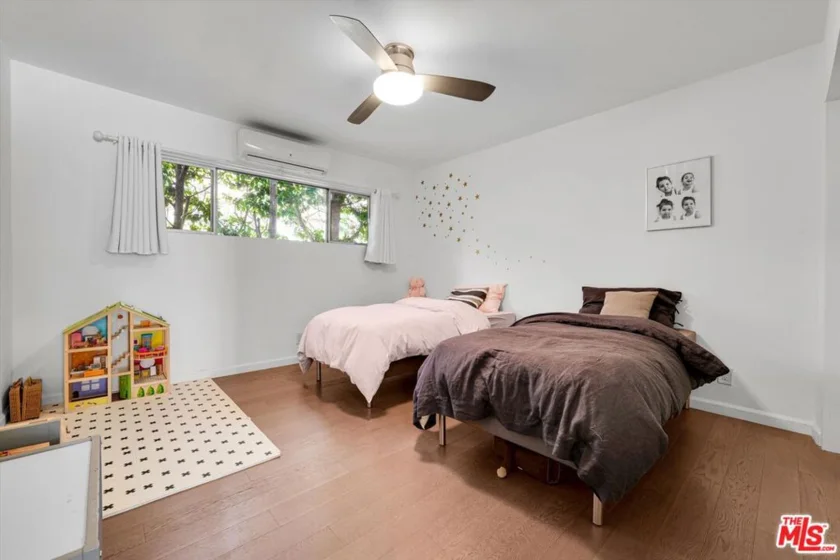 1233 N Laurel Avenue #114 photo 12