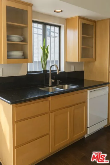 869 S Wooster Street #103 photo 21