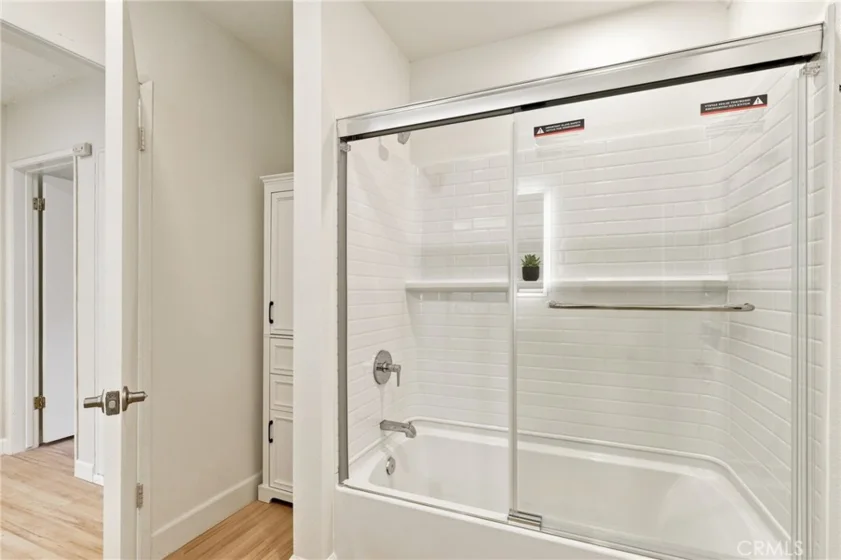 648 W Main #D photo 25
