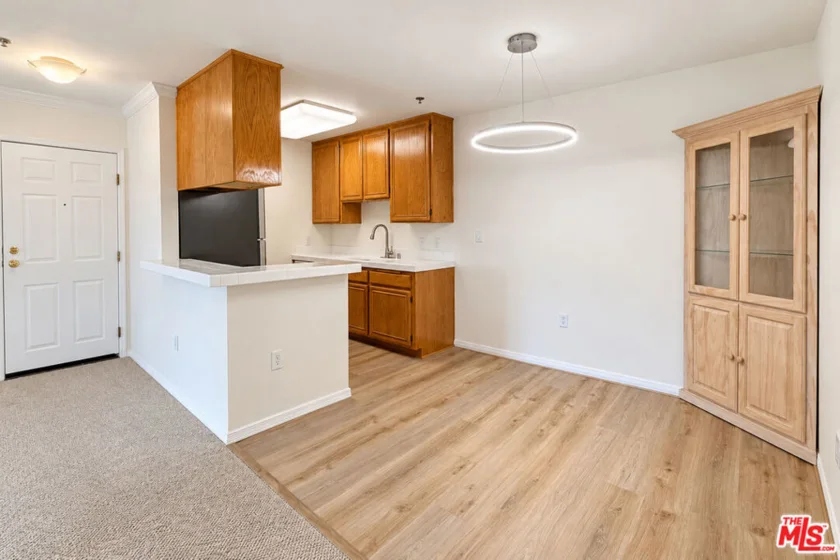 4501 Cedros Avenue #201 photo 3