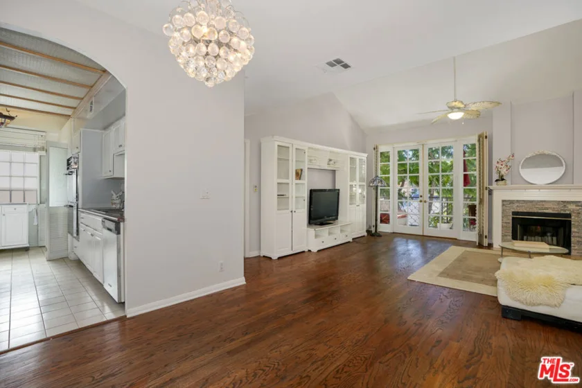 10630 Eastborne Avenue #306 photo 7