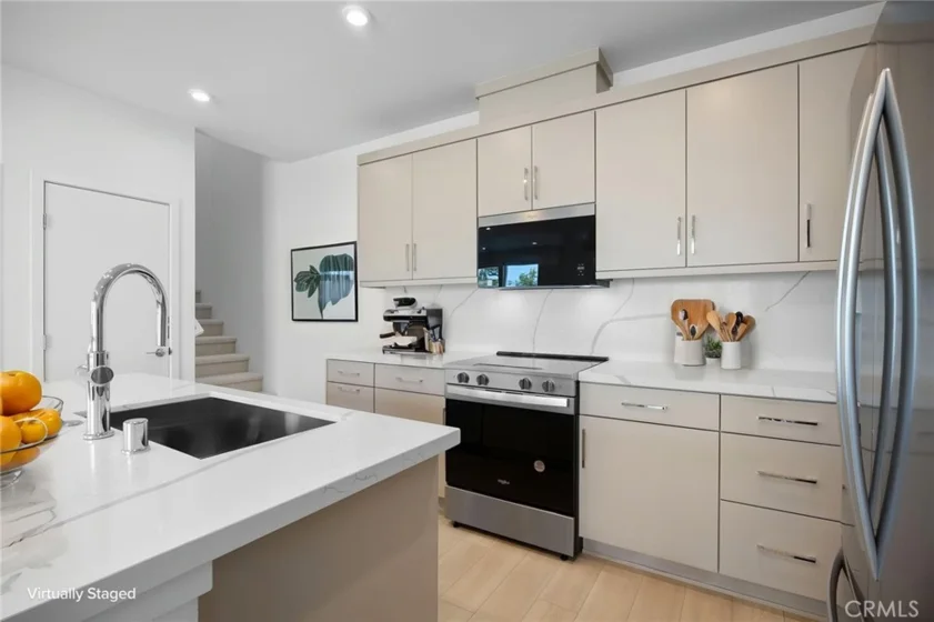 669 S Lyon Street photo 23