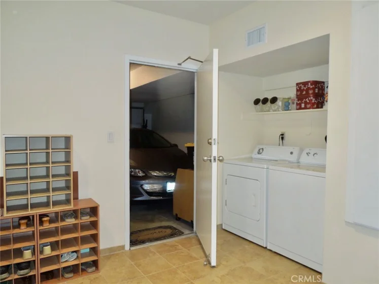 21931 Burbank #23 photo 29