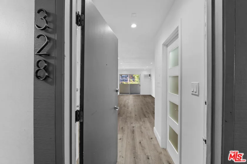 960 Larrabee Street #328 photo 7