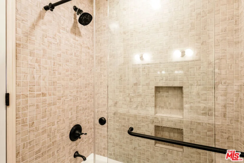 1370 Kelton Avenue #106 photo 26