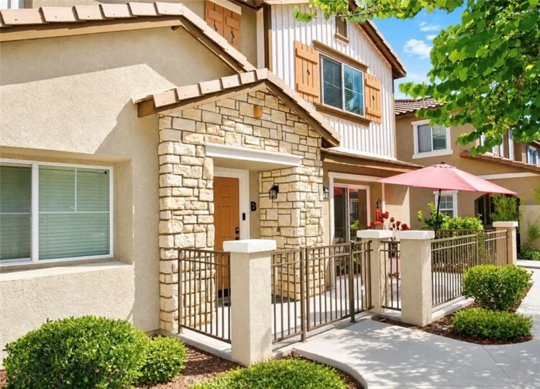 25890 Iris Avenue #B photo 1