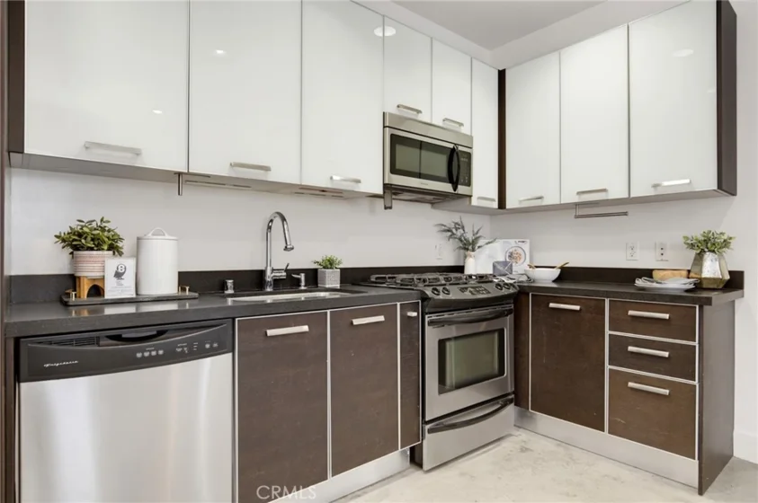139 S Los Robles Avenue #102 photo 10