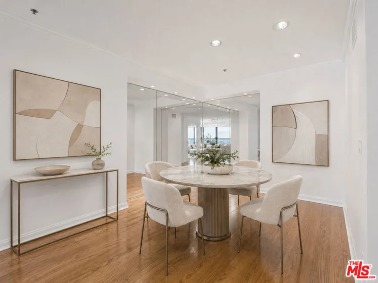 10724 Wilshire Boulevard #1001 photo 3