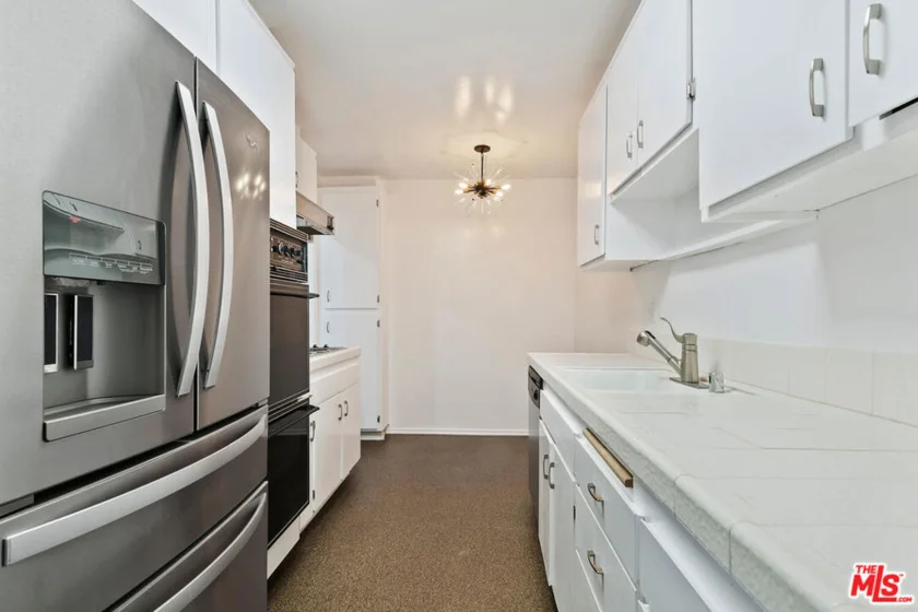 927 N Kings Road #107 photo 11