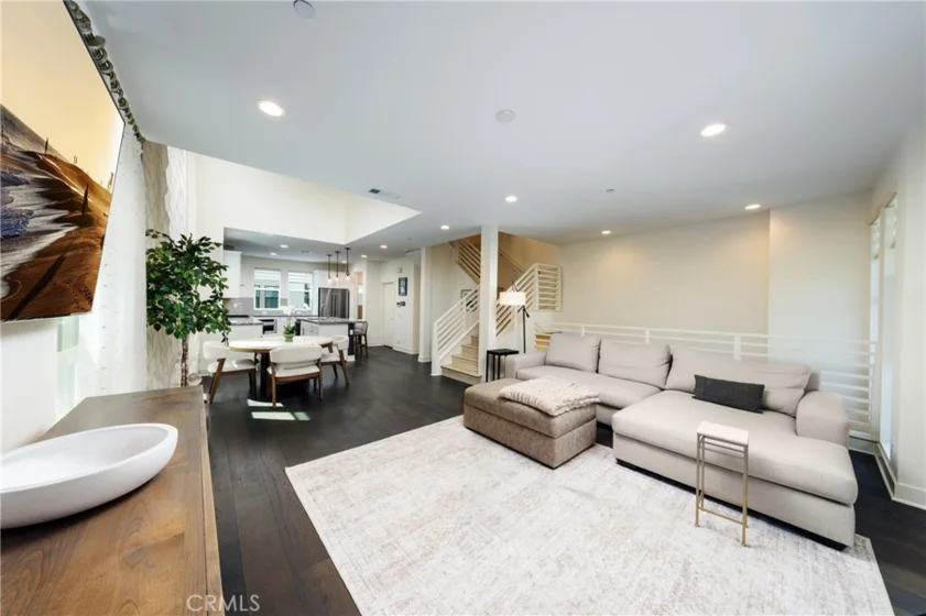 1675 Grand View photo 4
