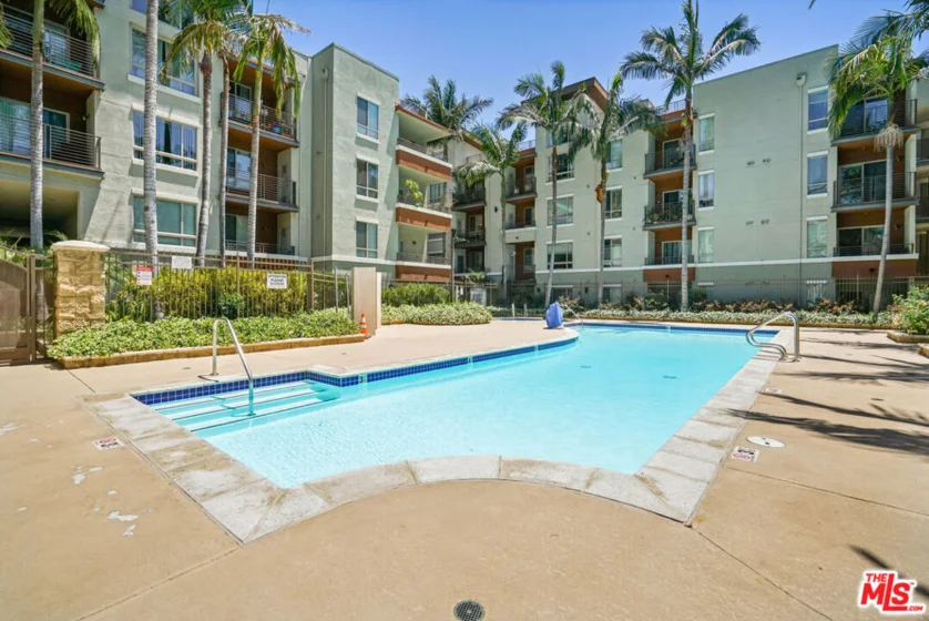 100 S Alameda Street #401 photo 32