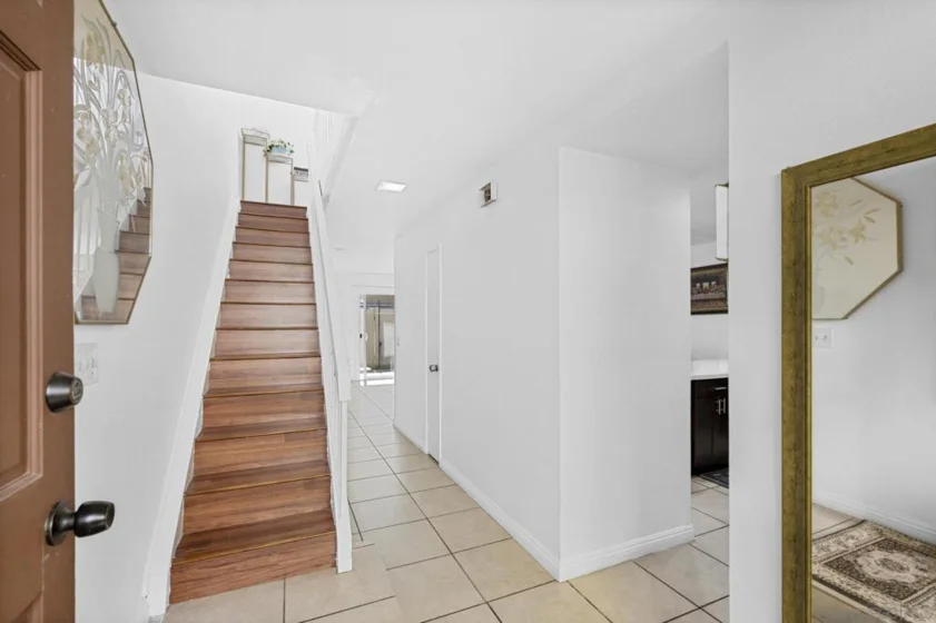 389 Shady Lane #I photo 3