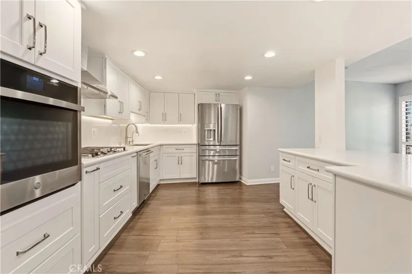 4542 Willis Avenue #302 photo 4