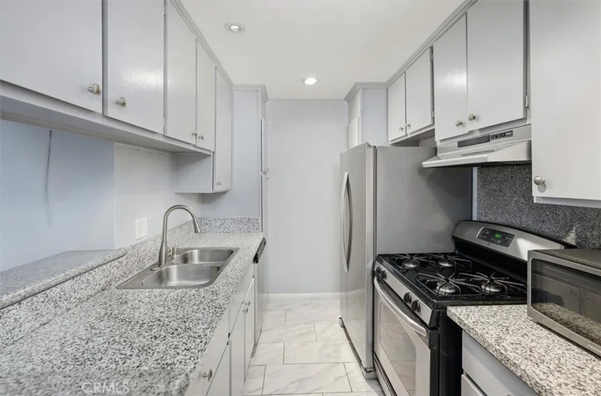 5700 Etiwanda Avenue #154 photo 2