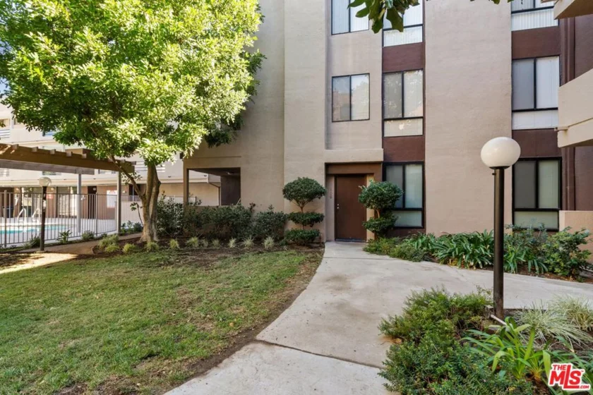 7826 Topanga Canyon Boulevard #19 photo 1