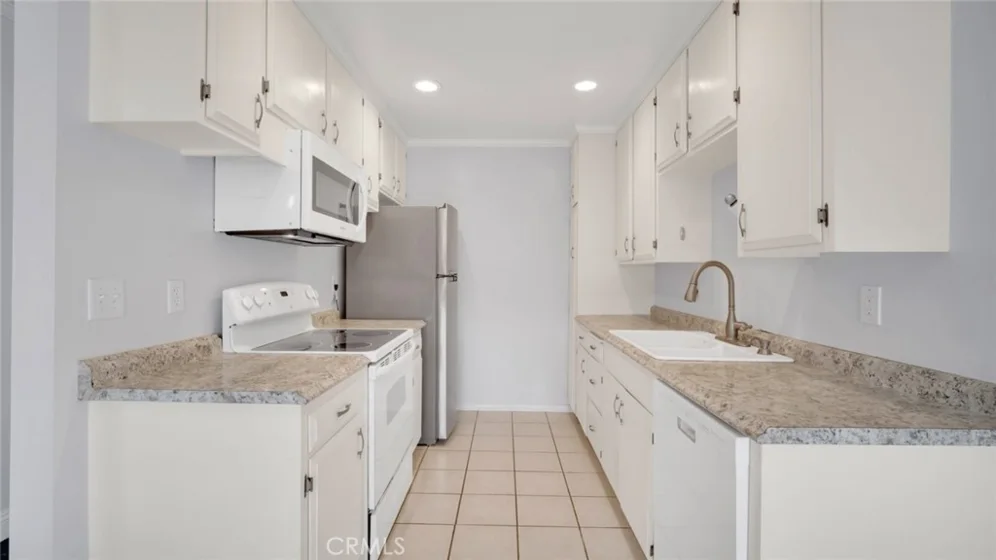 1800 E Heim #29 photo 8