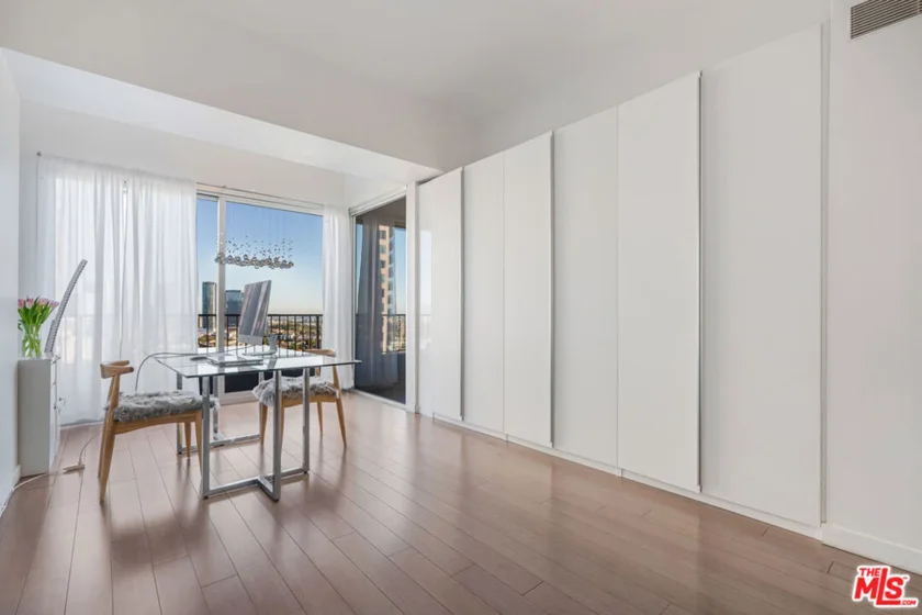 10501 Wilshire Boulevard #1904 photo 5