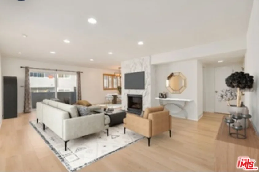 1262 S Barrington Avenue #204 photo 24