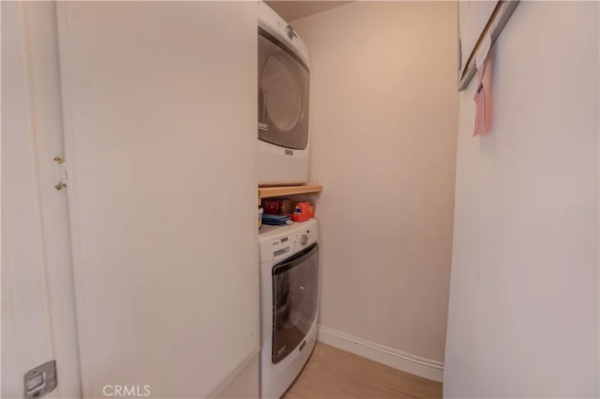 579 Parkview photo 6