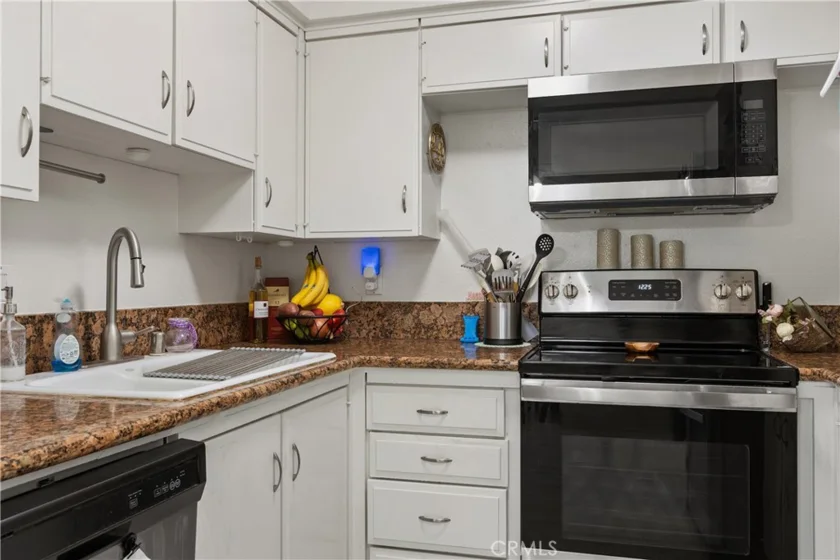 1227 Cameo Lane photo 18